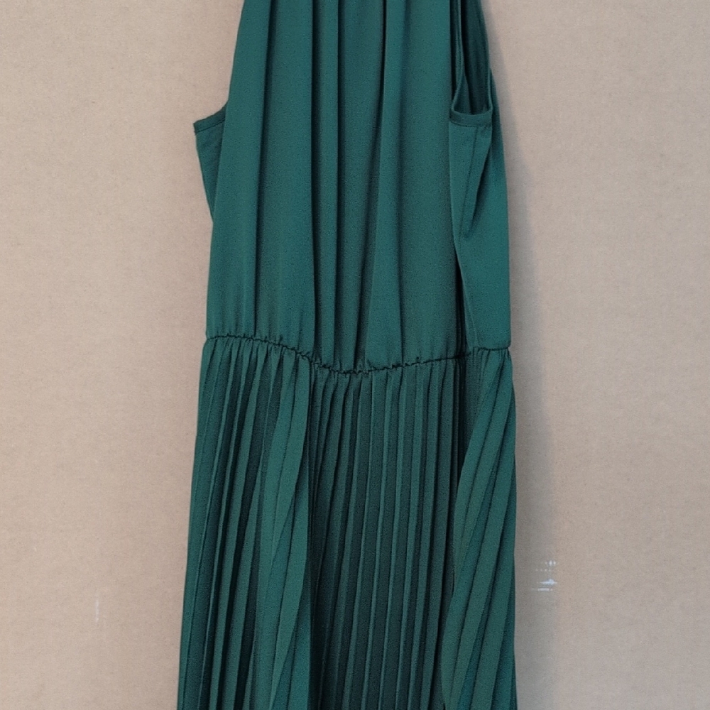 Miami Green Pleated Midi Dress